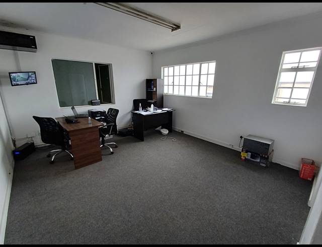 225M² MINI FACTORY TO LET IN KYA SANDS
